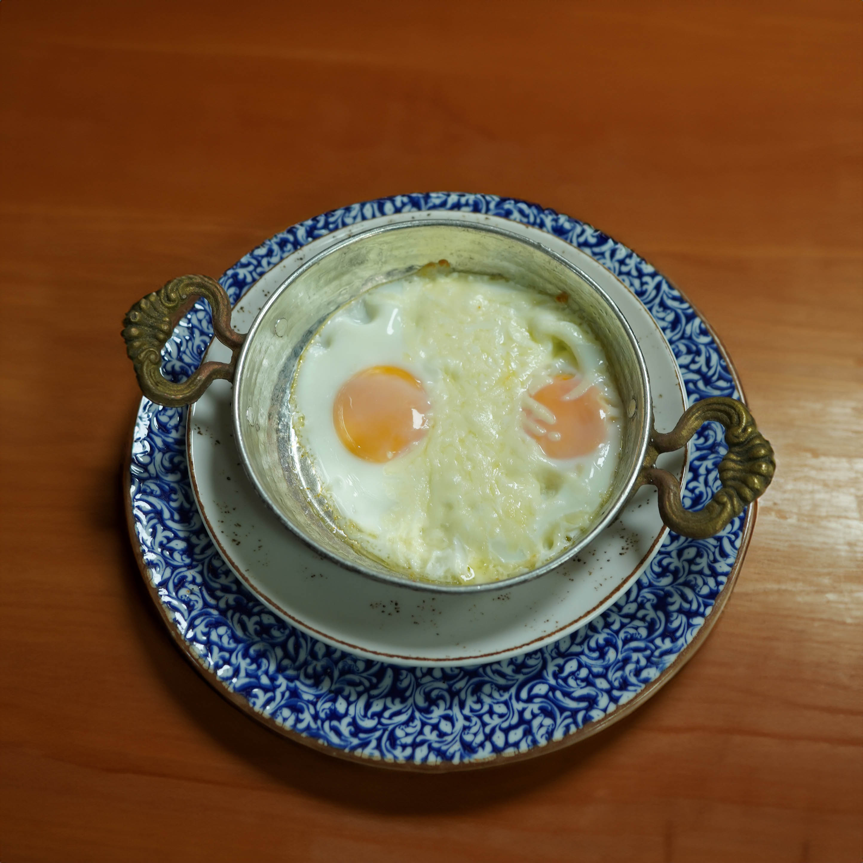 Sahanda Kaşarlı Yumurta